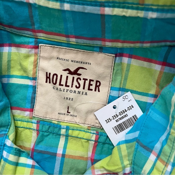 NWT Bundle of Three Hollister Button Downs - Picture 8 of 13